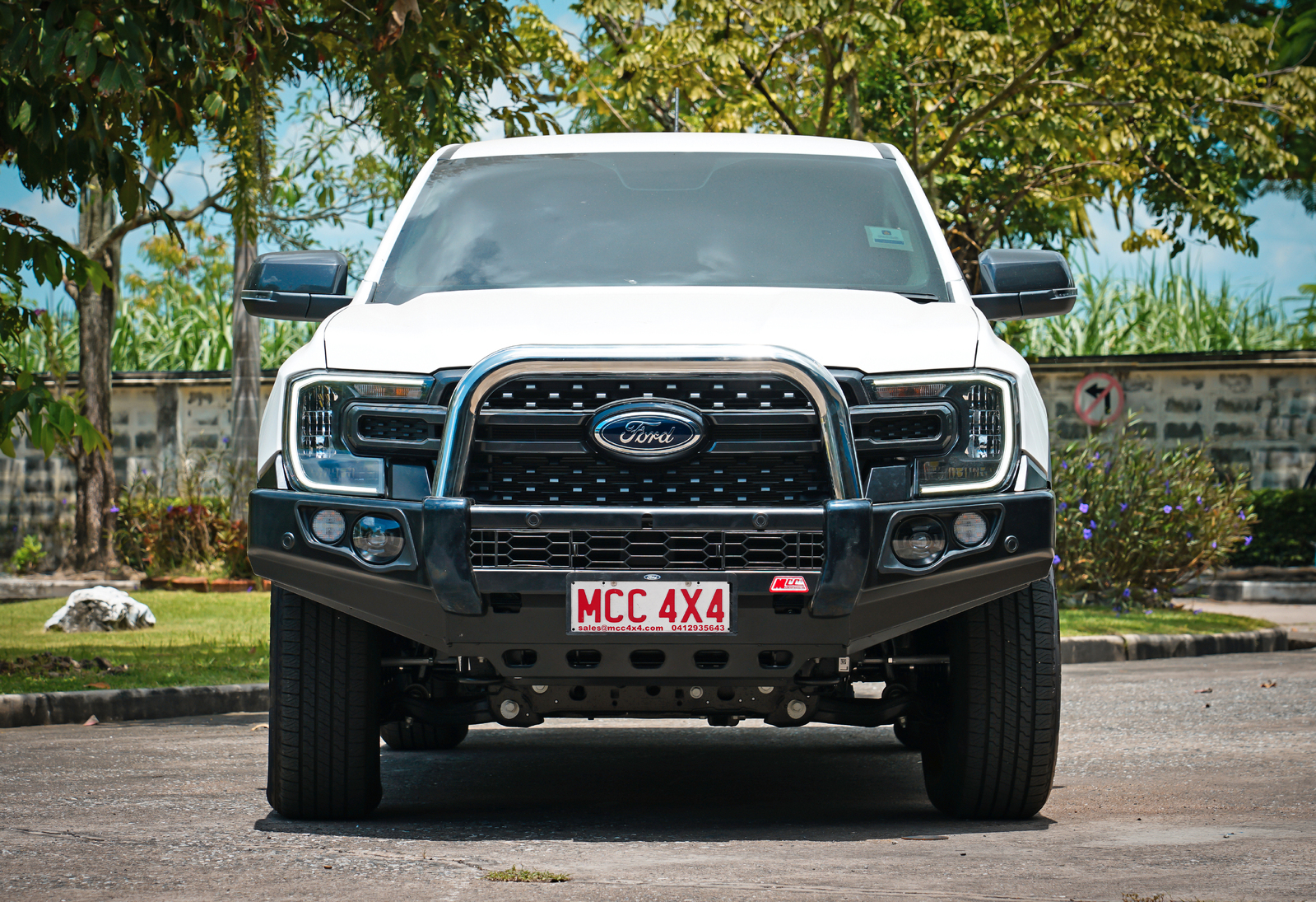 MCC FALCON BULL BAR WITH OPTIONAL LOOPS TO SUIT FORD RANGER & EVEREST (2022-ON)