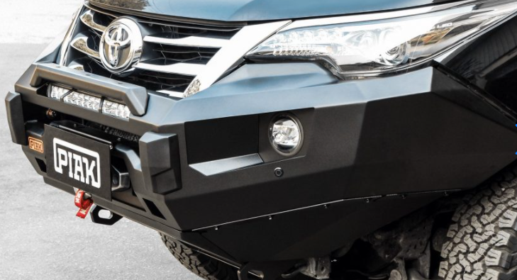 PIAK ELITE NO LOOP BAR W/BLACK TOW POINTS & BLACK UBP TO SUIT TOYOTA FORTUNER 2015 ON (OE FOGS)