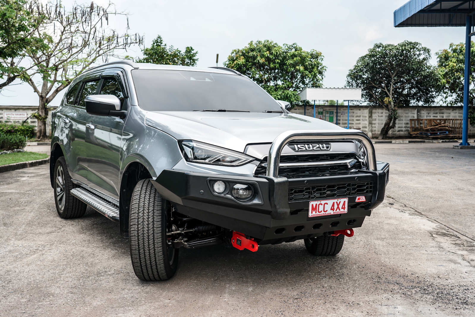 MCC FALCON STAINLESS SINGLE LOOP BAR W/UBP & FOGS - ISUZU MUX 2021 ON