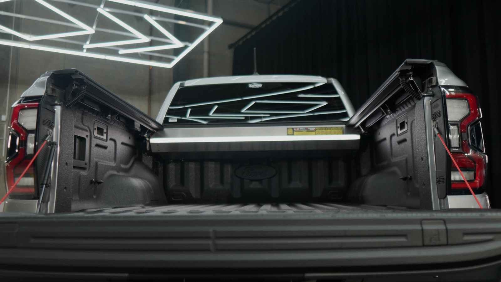 HSP ROLL R COVER SERIES 3.5 TO SUIT DUAL CAB AMAROK W/ OE EXTENDED SPORTS BAR (2023-ON)