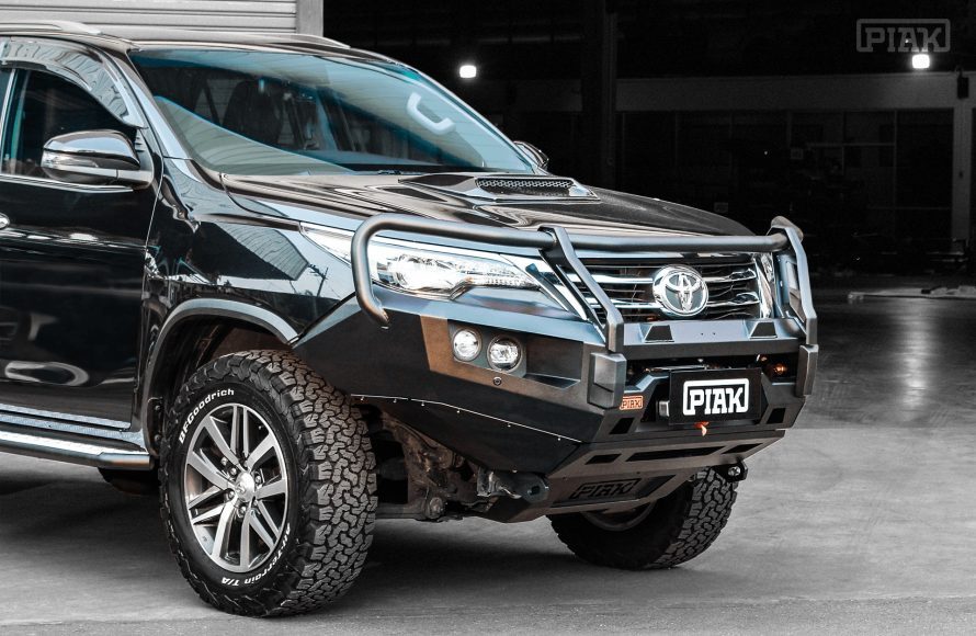 PIAK ELITE POST BAR W/BLACK TOW POINTS & BLACK UBP TO SUIT TOYOTA FORTUNER (2015-2020)