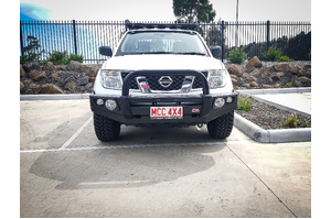 MCC FALCON BLACK SINGLE LOOP W/ PLATES & FOGS TO SUIT NISSAN NAVARA D40 05-15 & PATHFINDER R51 05-10 (GROOVE)