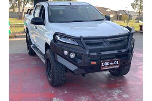 PIAK ELITE POST BAR W/BLACK TOW POINTS & BLACK UBP TO SUIT MITSUBISHI TRITON MR (2018-ON)